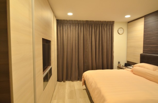 MASTER ROOM 1